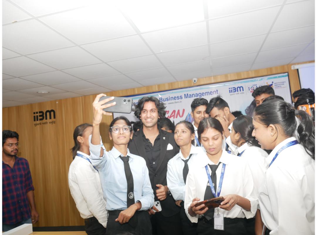 Rahul Soni Conducts “All Can Sketch” Workshop for PGDM, BBA, BCA & MAMC Students at IIBM and ZHI Patna